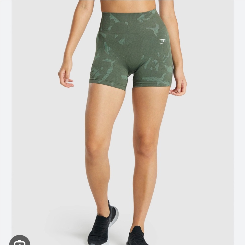 Gymshark Adapt Camo
Seamless Shorts - Savanna | Green